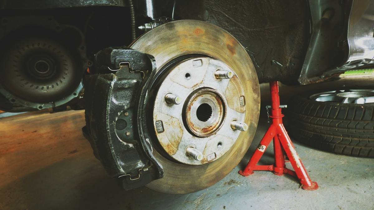 Avería en el Sistema de Frenado del Renault Clio: Causas y Soluciones